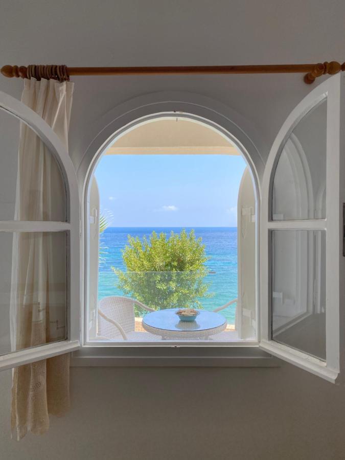 Апартаменты Beautiful House In Front Of The Sea Gazi Экстерьер фото